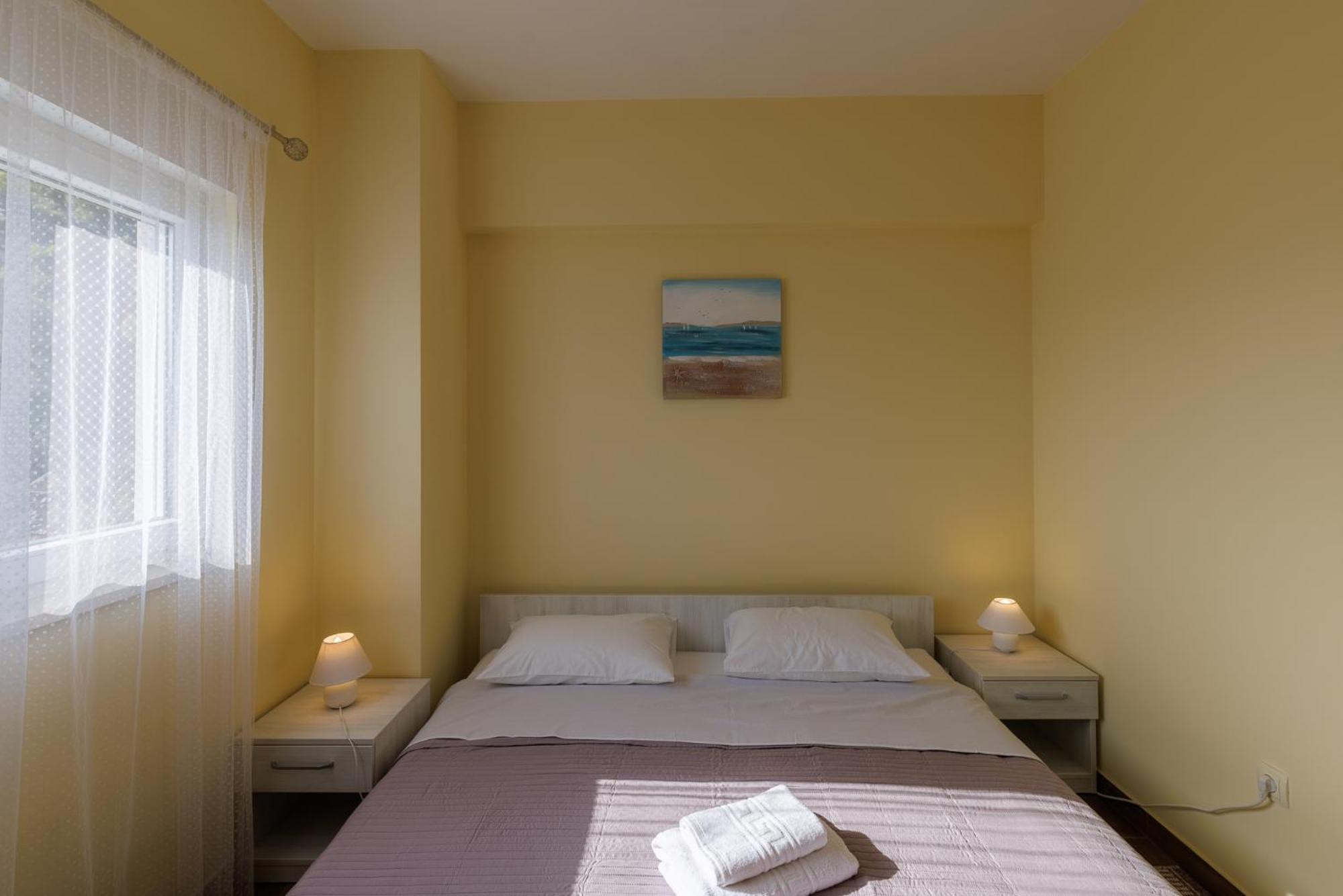 Apartman Maja Komarna Exteriör bild