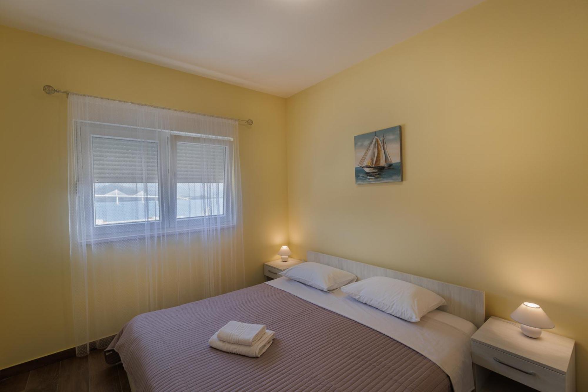Apartman Maja Komarna Exteriör bild