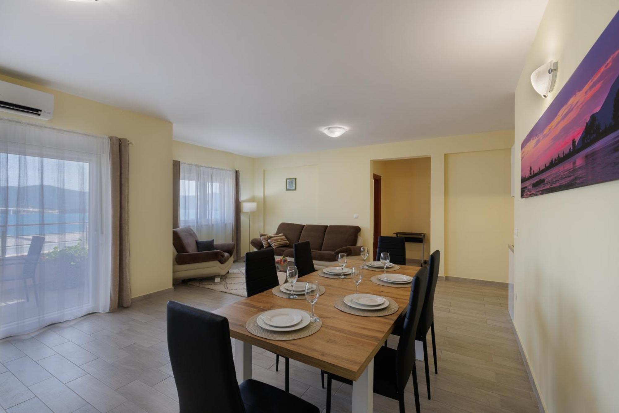 Apartman Maja Komarna Exteriör bild
