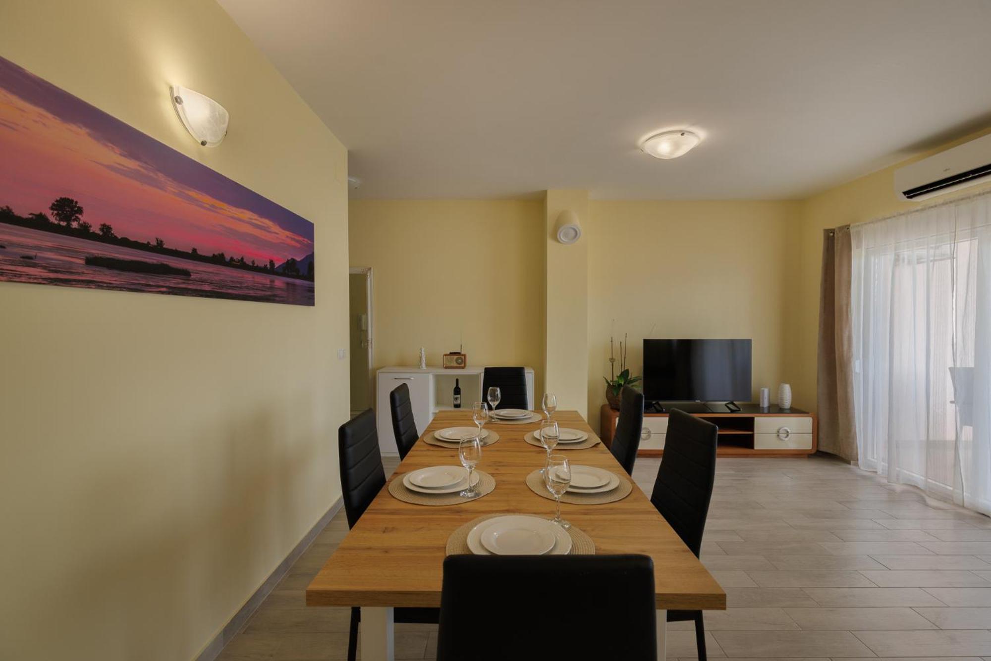 Apartman Maja Komarna Exteriör bild