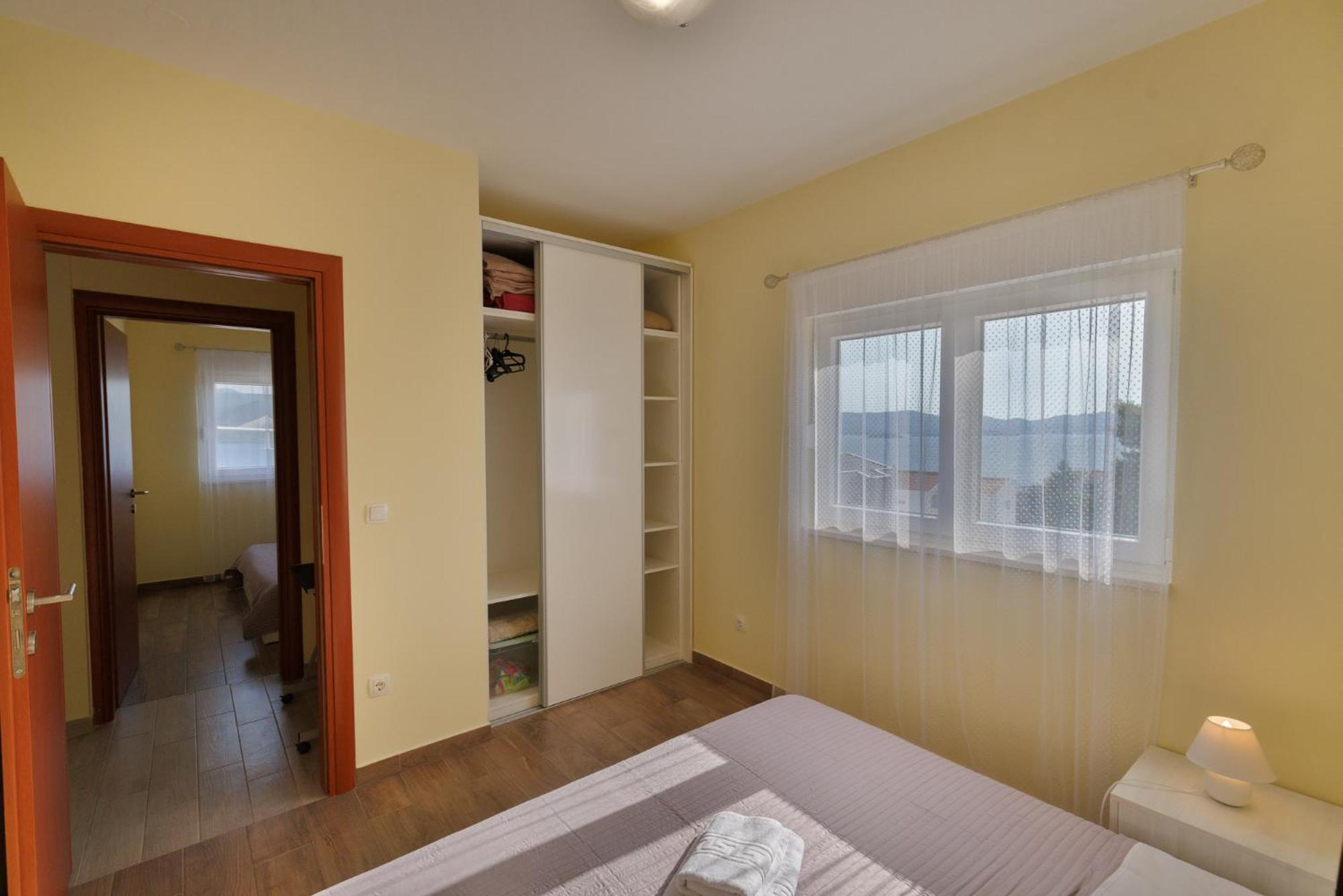 Apartman Maja Komarna Exteriör bild