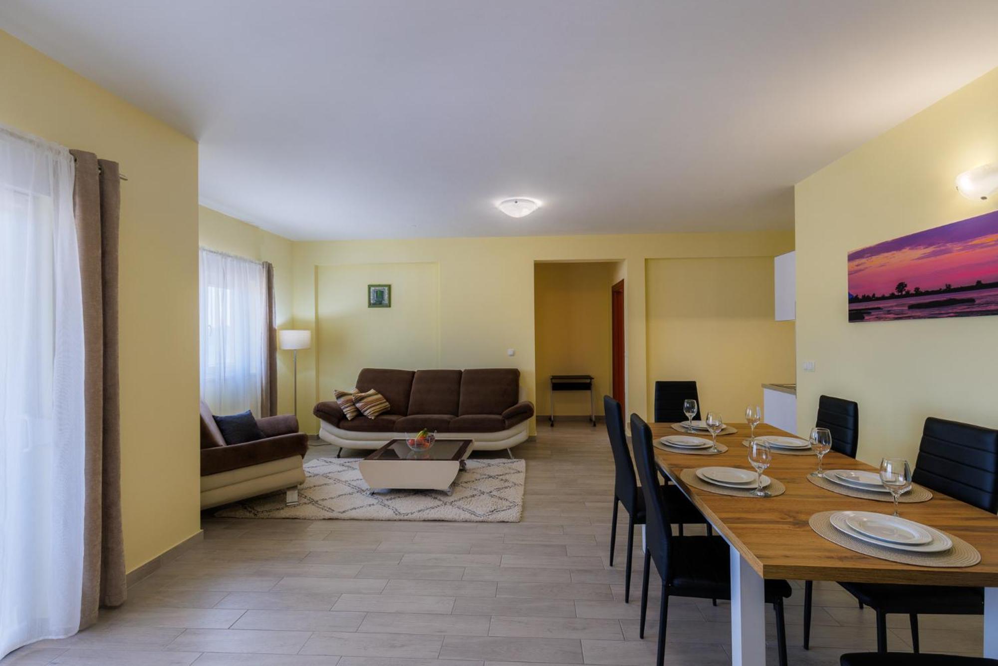 Apartman Maja Komarna Exteriör bild