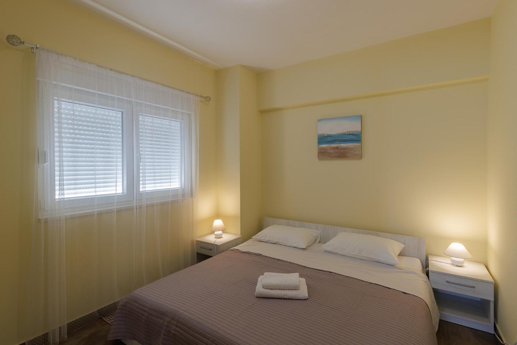 Apartman Maja Komarna Exteriör bild